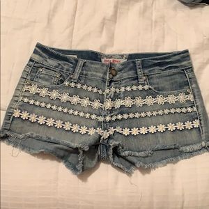 Cute flower jean shorts